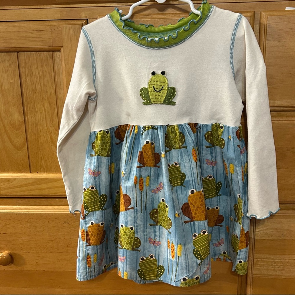 MIS TEE V-U.S. Girl’s Cream & Blue Frog Dress, Ruffles & Appliqué Frog Size 5/6